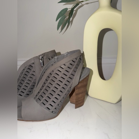 Vince Camuto Gray Cutout Heels | Size 9.5 Women’s Block Heel - Picture 2 of 11